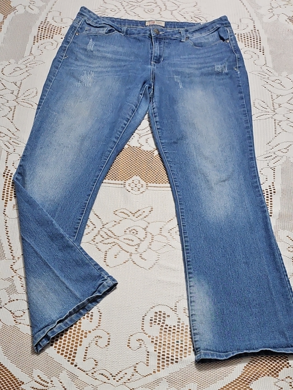 L.E.I. Felicia Low Rise Bootcut Jeans Vintage Y2K Lightweight Denim Juniors 17